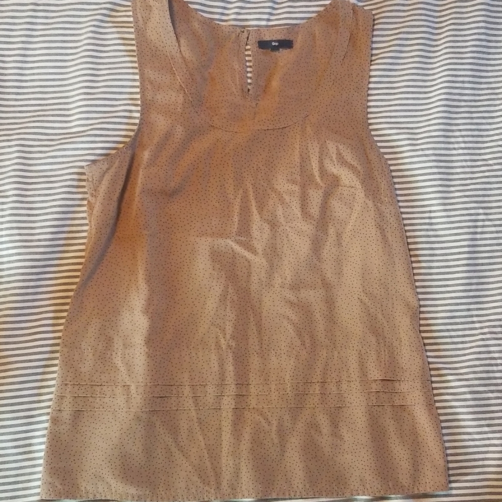 GAP sleeveless blouse.